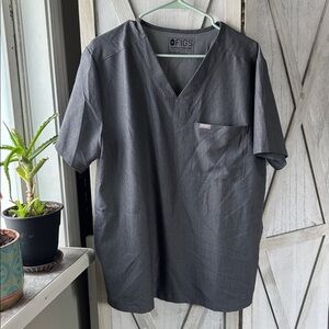 FIGS Technical Collection ~ Scrub Top ~ Charcoal Gray ~ Large Three Pocket